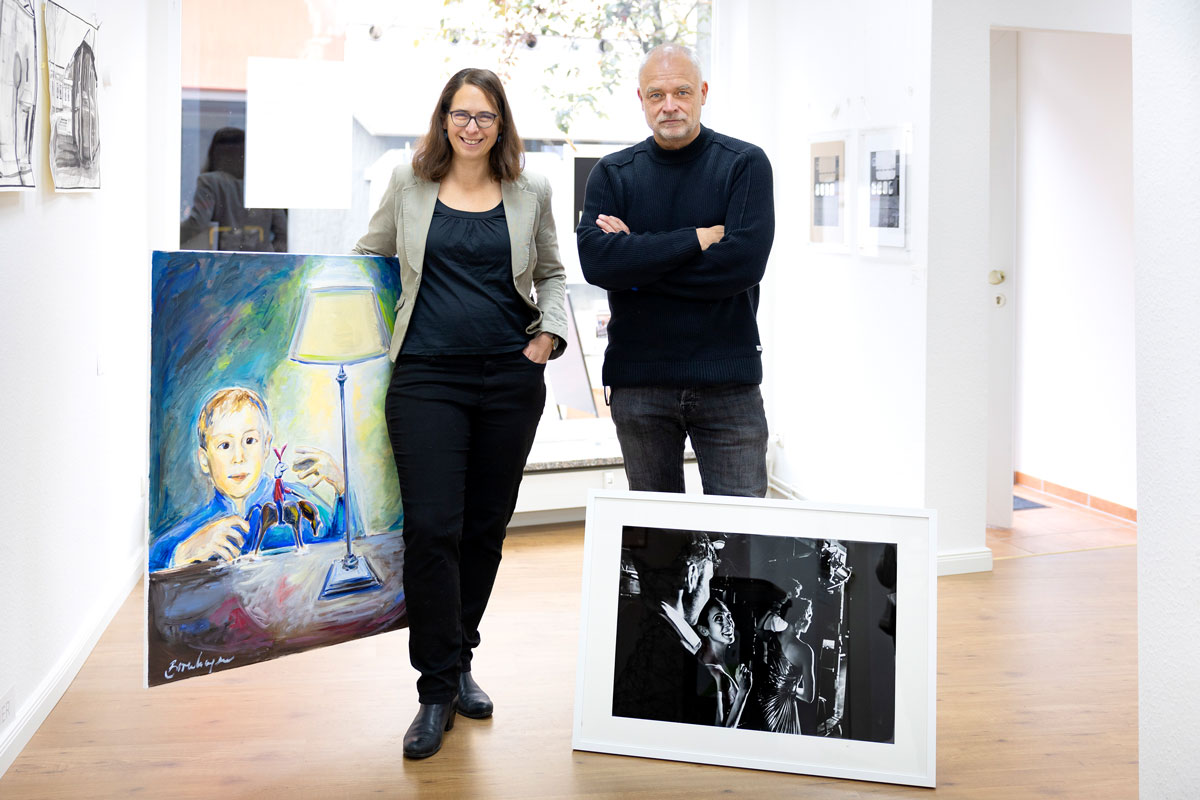 Malerin Sophia Bornhagen und Fotograf Jochen Quast im KUNSTWERK Uelzen